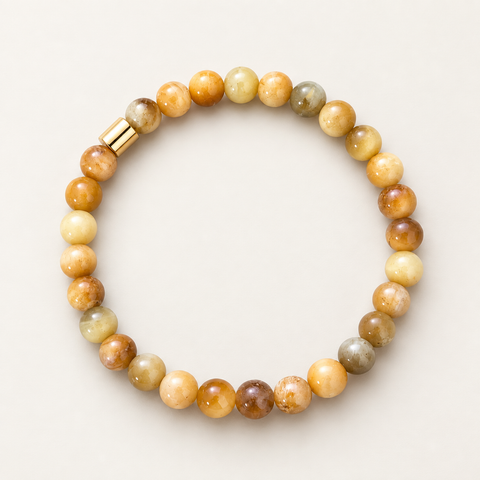 Serengeti Tigerauge Armband mit 6-mm-Natursteinperlen und goldenem Akzent.